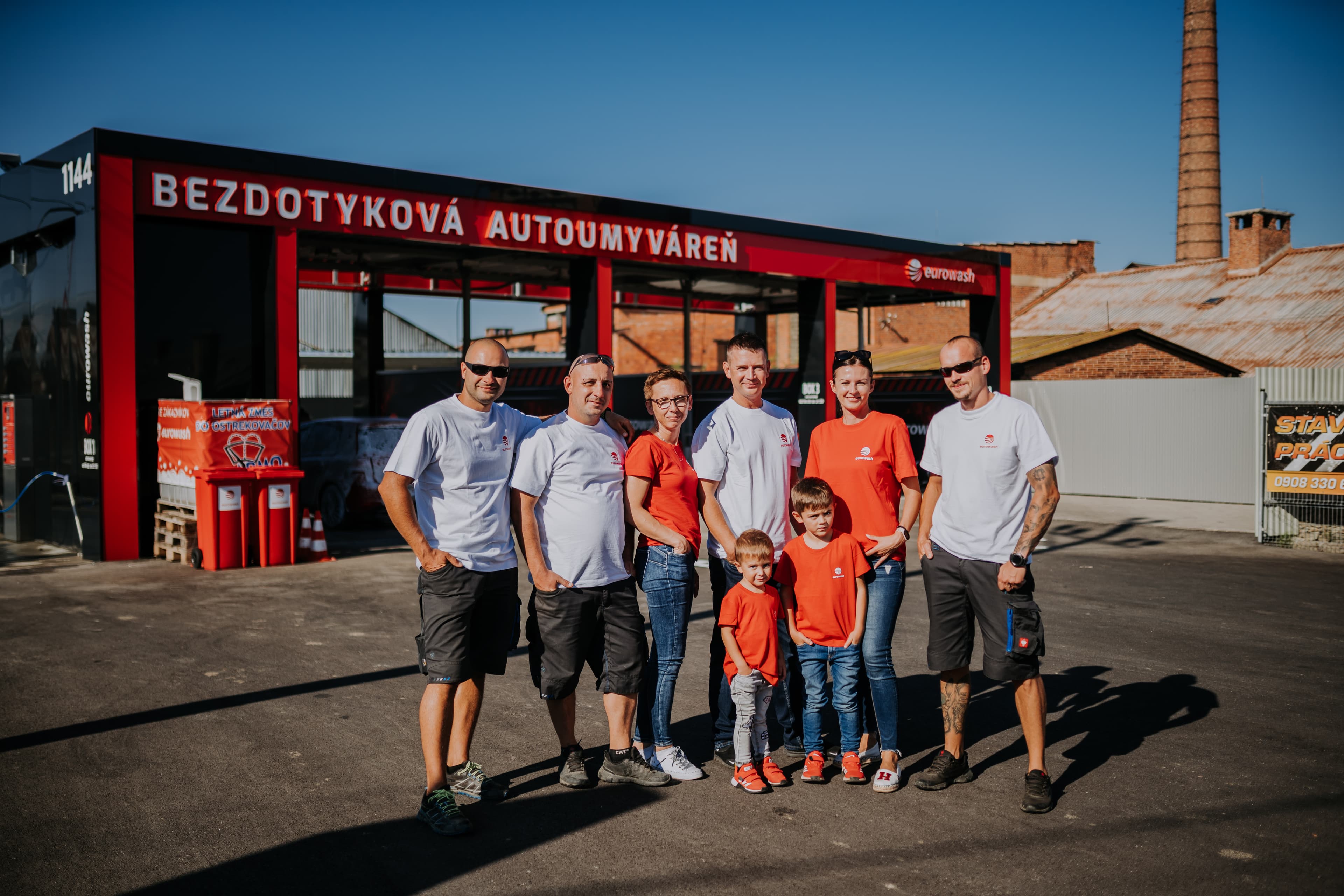 Tim EUROWASH — rodinna firma prevadzkujuca samoobsluzne automyvarne vo vychodnom Slovensku