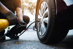 Prečo správny tlak v pneumatikách a zimné pneumatiky zvyšujú bezpečnosť jazdy